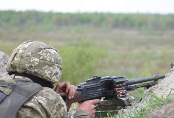 Сутки на Донбассе: 26 обстрелов со стороны боевиков, один украинский военный ранен