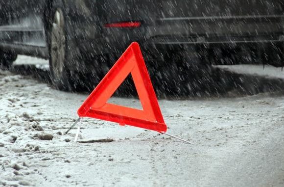 В Киеве только за утро случилось 300 аварий из-за снега