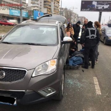 В Одессе водителю иномарки стало плохо за рулём (фото)
