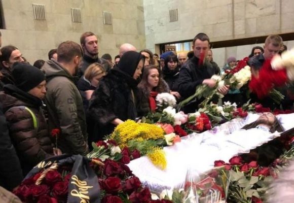 «Мои слезы, моя печаль»: как прошло прощание с Децлом в Москве